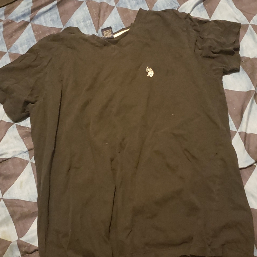 Men black polo tshirt